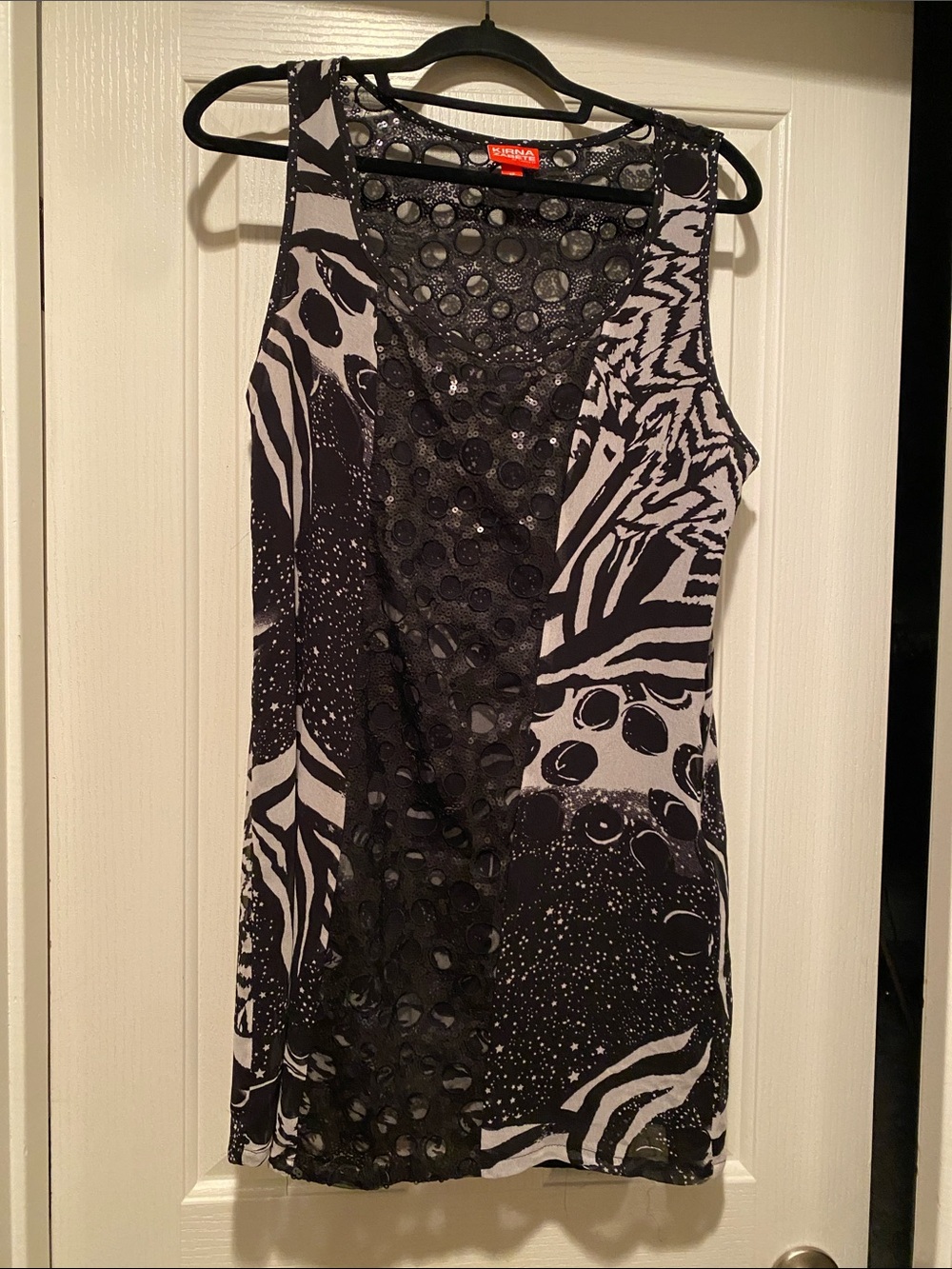 Black & White Sleeveless Mixed-Print Dress
